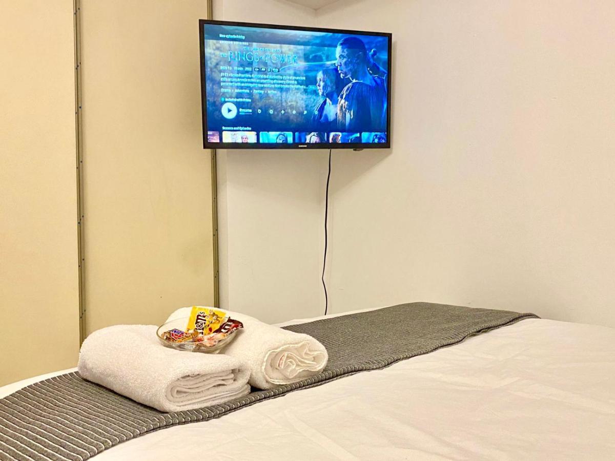 Toronto Bed & Breakfast - Free Parking מראה חיצוני תמונה