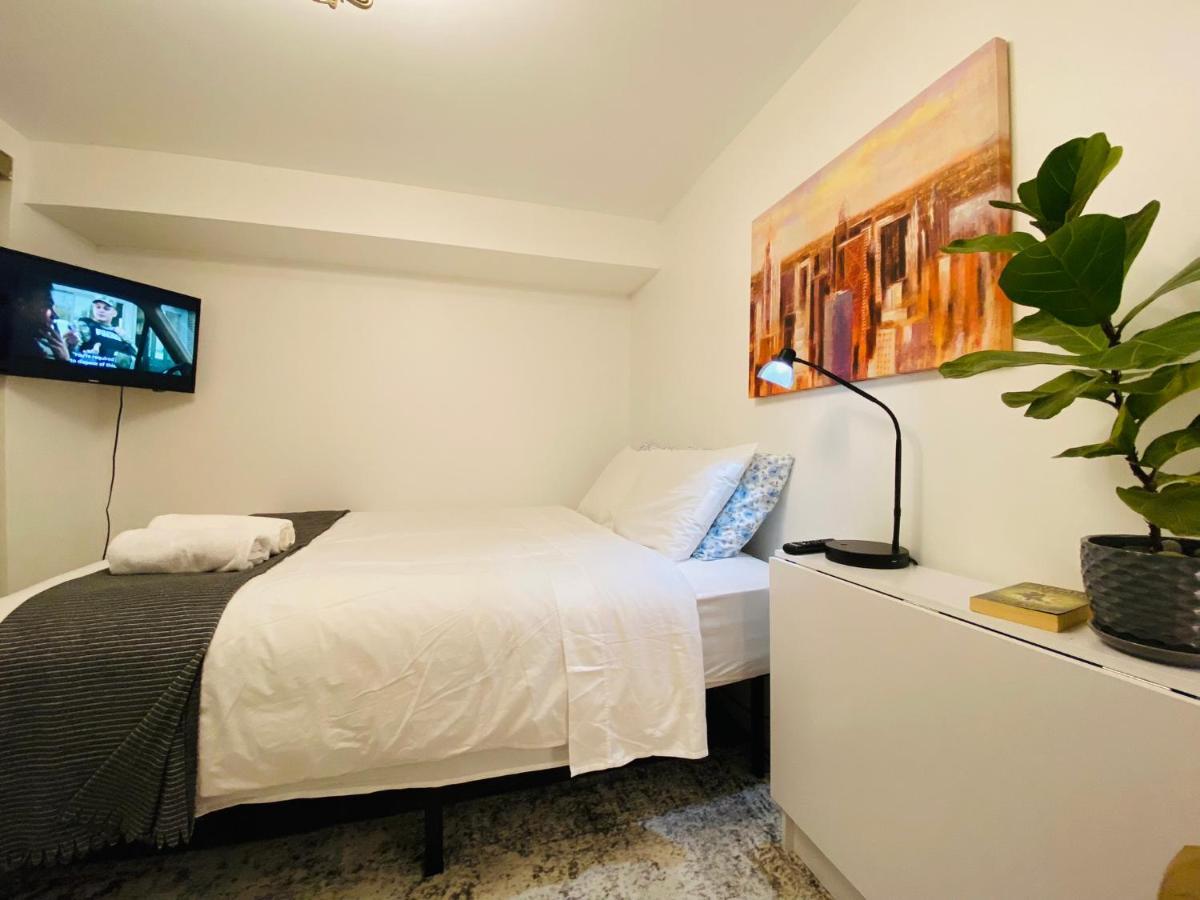 Toronto Bed & Breakfast - Free Parking מראה חיצוני תמונה