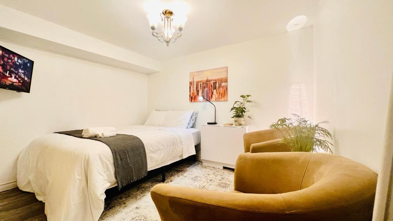 Toronto Bed & Breakfast - Free Parking מראה חיצוני תמונה