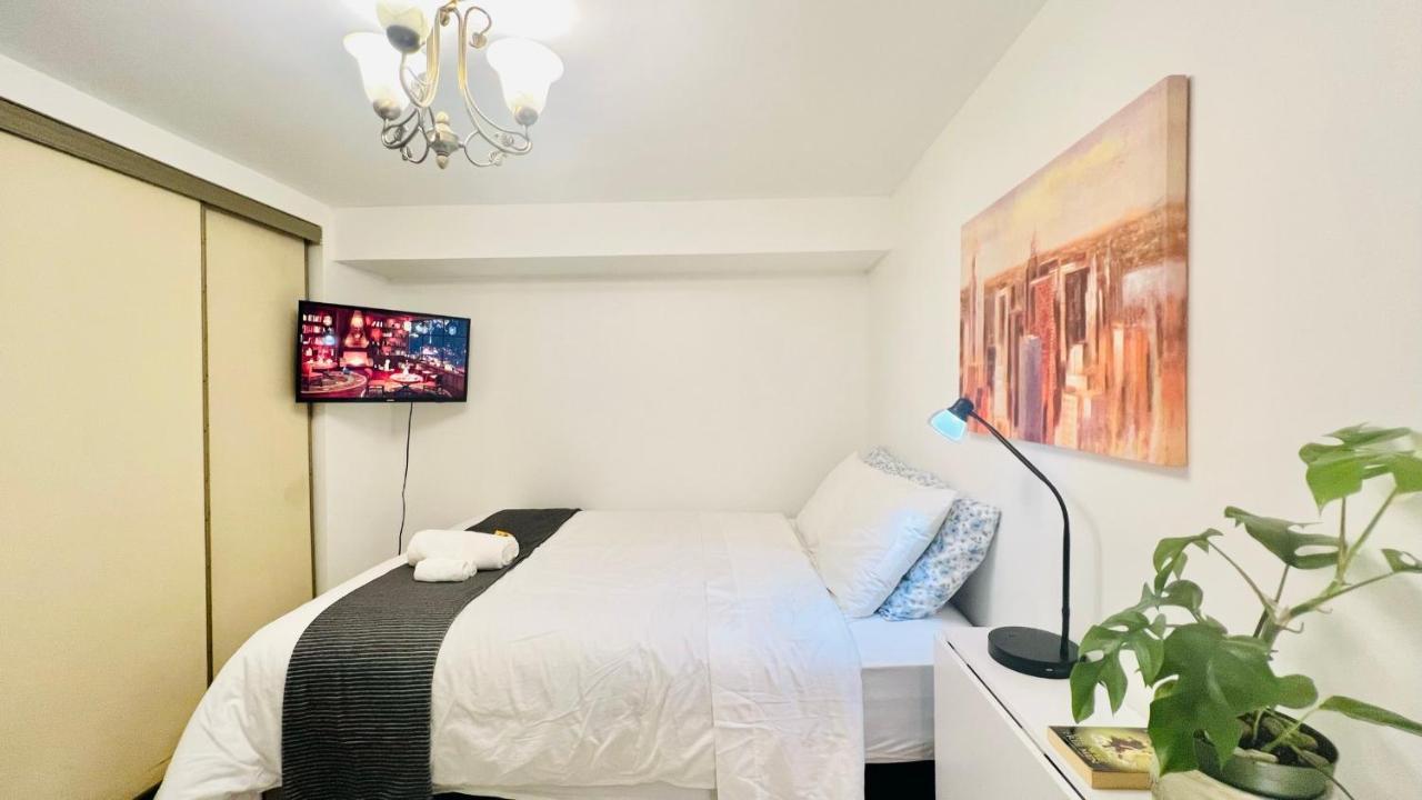 Toronto Bed & Breakfast - Free Parking מראה חיצוני תמונה