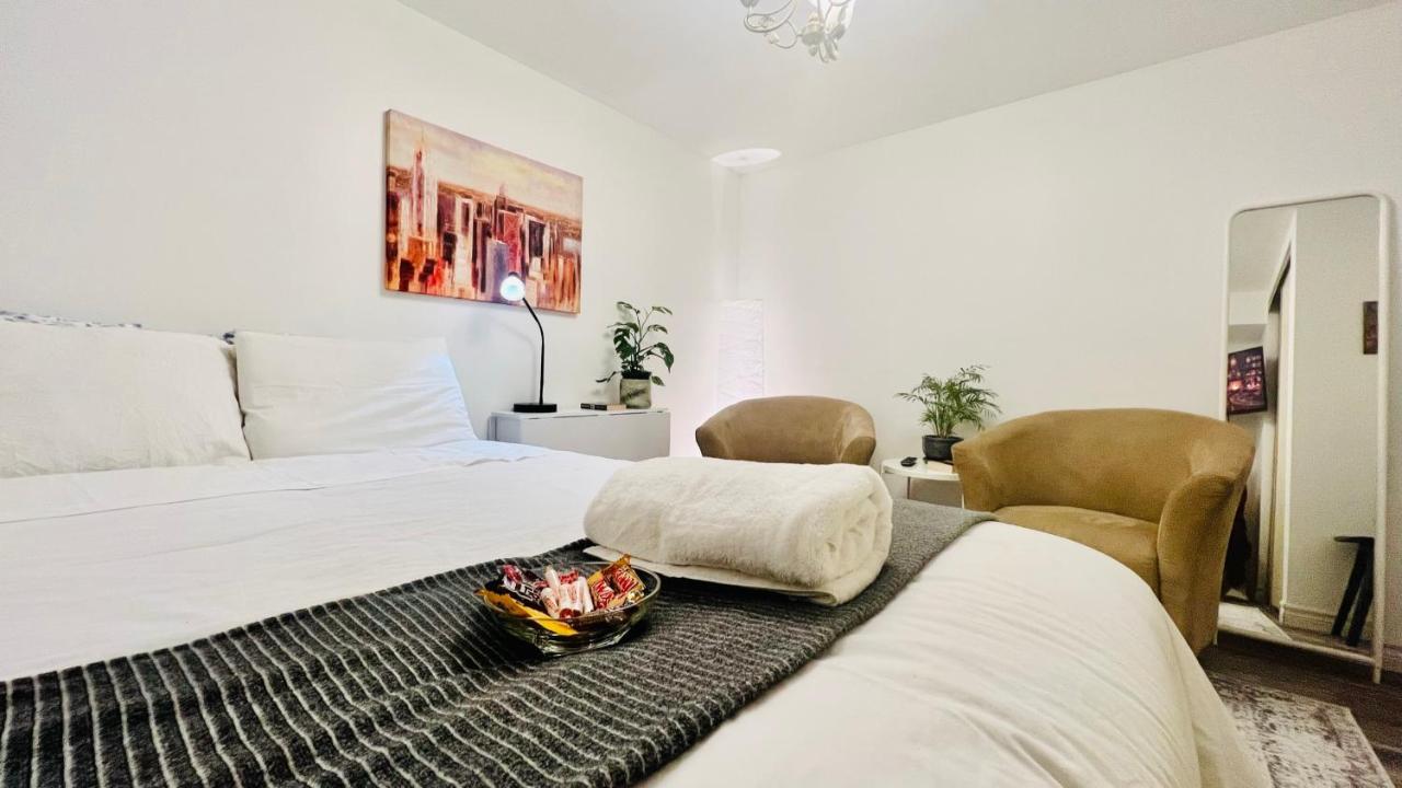 Toronto Bed & Breakfast - Free Parking מראה חיצוני תמונה