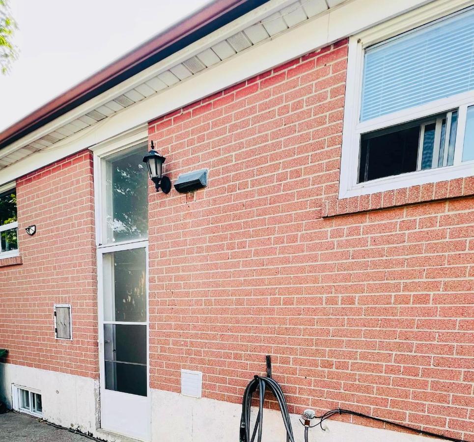 Toronto Bed & Breakfast - Free Parking מראה חיצוני תמונה