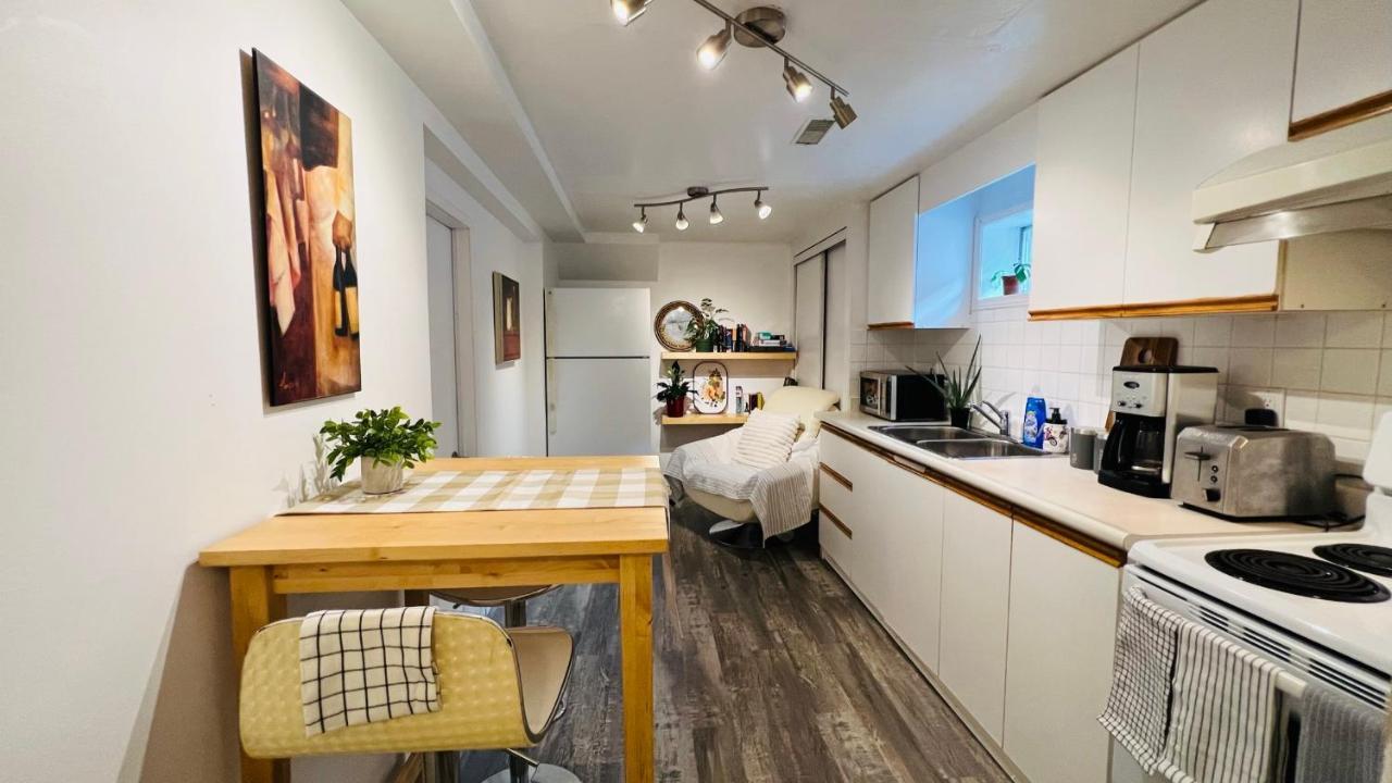 Toronto Bed & Breakfast - Free Parking מראה חיצוני תמונה