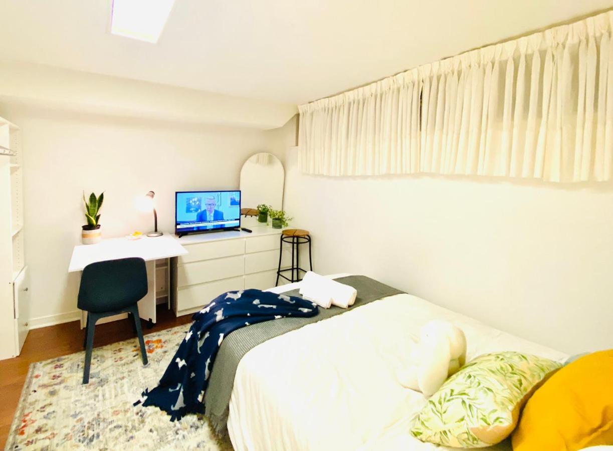 Toronto Bed & Breakfast - Free Parking מראה חיצוני תמונה