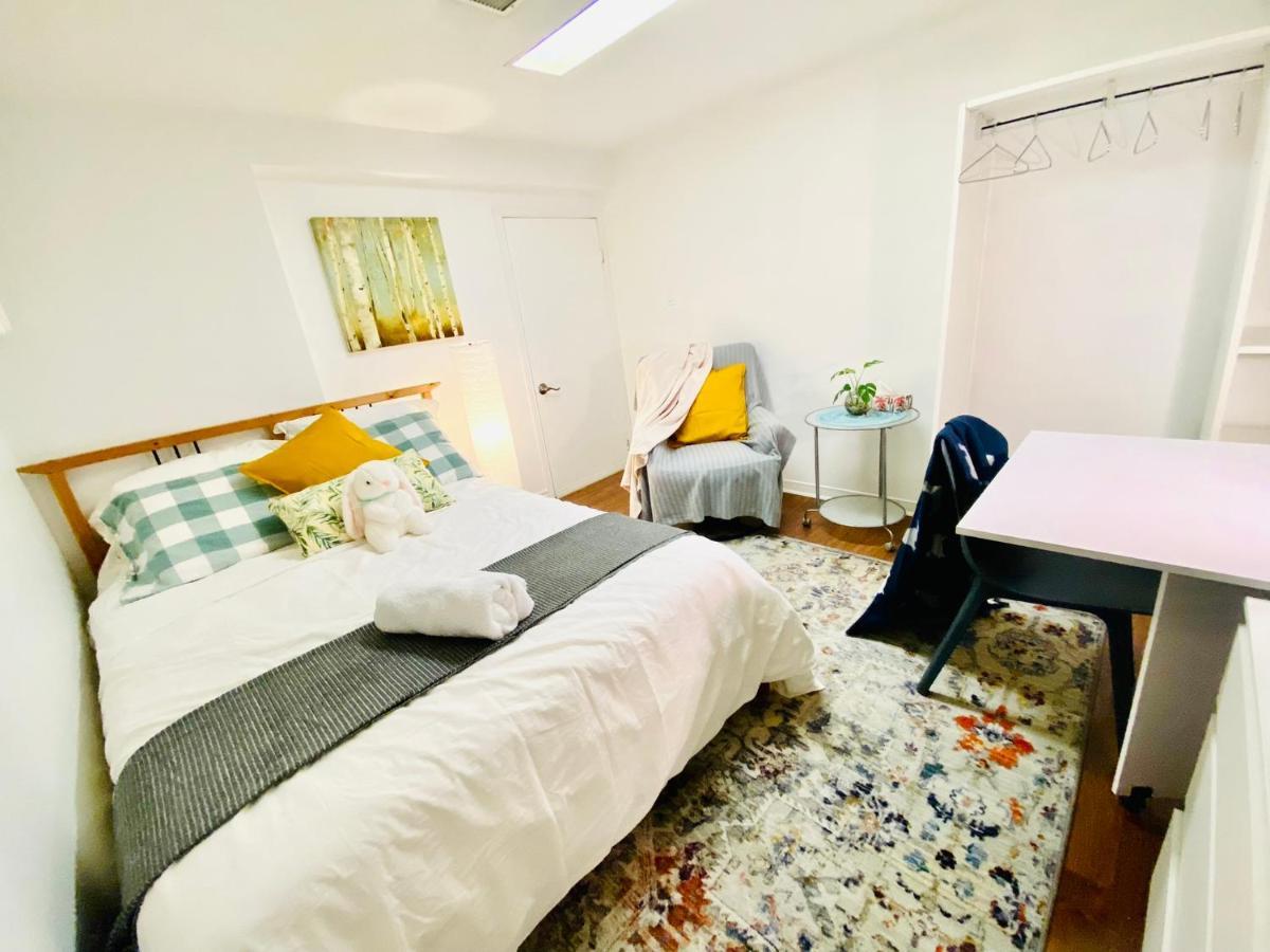 Toronto Bed & Breakfast - Free Parking מראה חיצוני תמונה